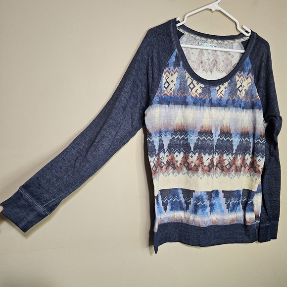 Maurices Long Sleeve Pullover Top Women's Size Large Multicolored Shirt - Picture 2 of 5